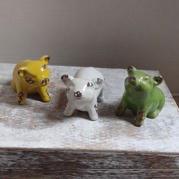 Adorable Ceramic Pig Trio.  G5 - Picture 1 of 10